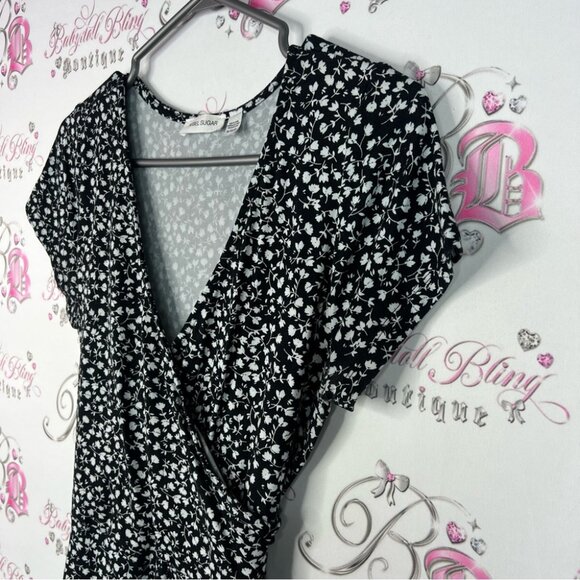 Rebel Sugar dress flowers grey Black Floral Midi Dress stretchy v neck - Picture 4 of 7